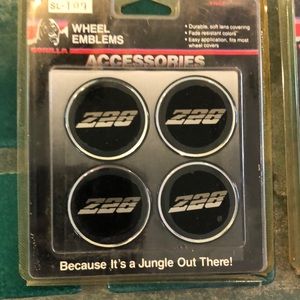 Z28 WHEEL EMBLEMS CAR ACCESSORIES NEW IN PACKAGE